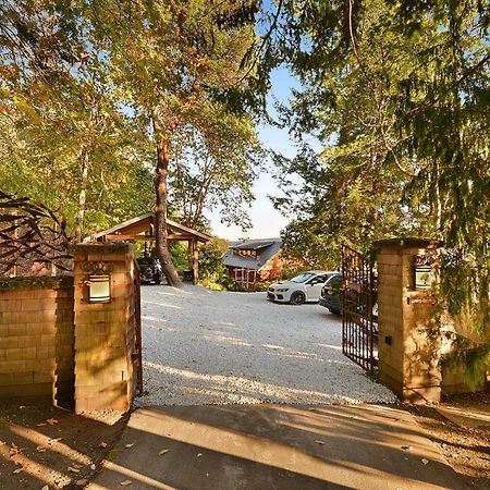 Salishan Tree House Suite Cowichan Bay Eksteriør billede