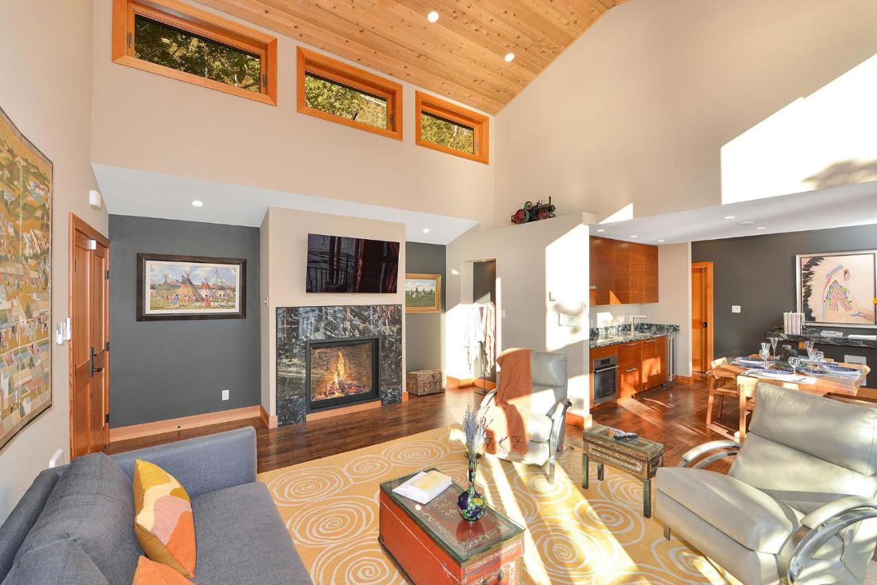 Salishan Tree House Suite Cowichan Bay Eksteriør billede