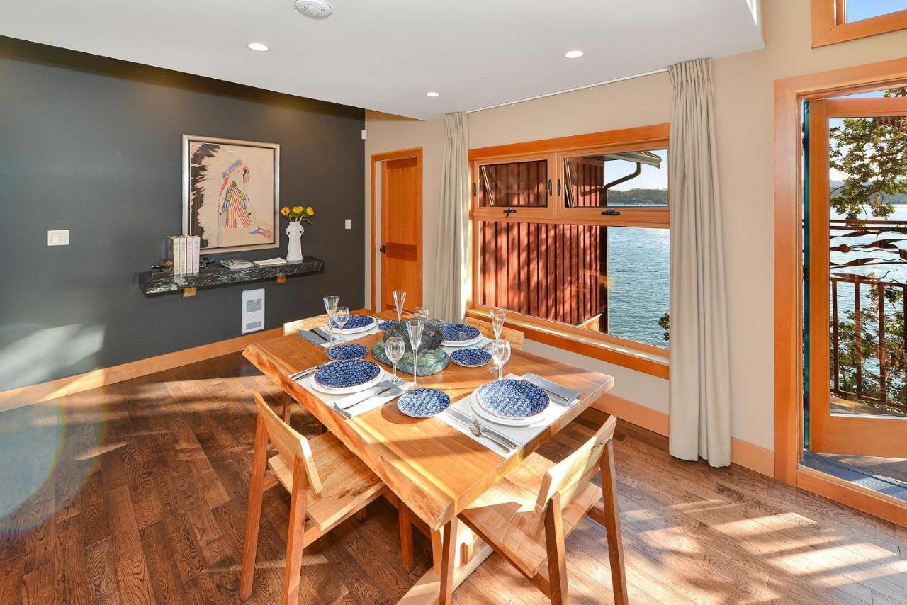 Salishan Tree House Suite Cowichan Bay Eksteriør billede