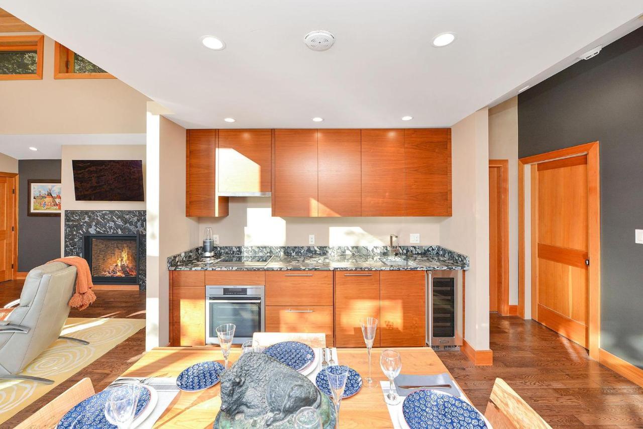 Salishan Tree House Suite Cowichan Bay Eksteriør billede