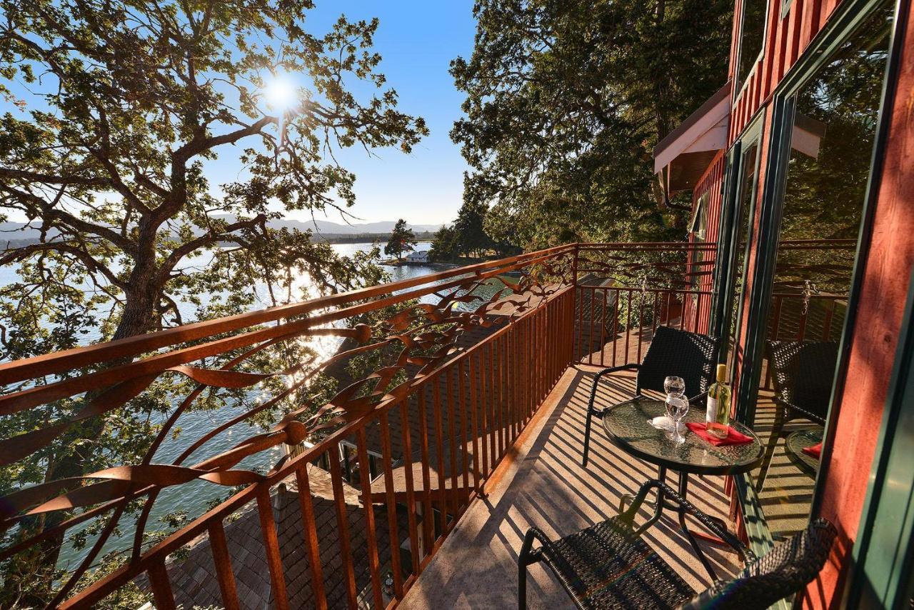 Salishan Tree House Suite Cowichan Bay Eksteriør billede