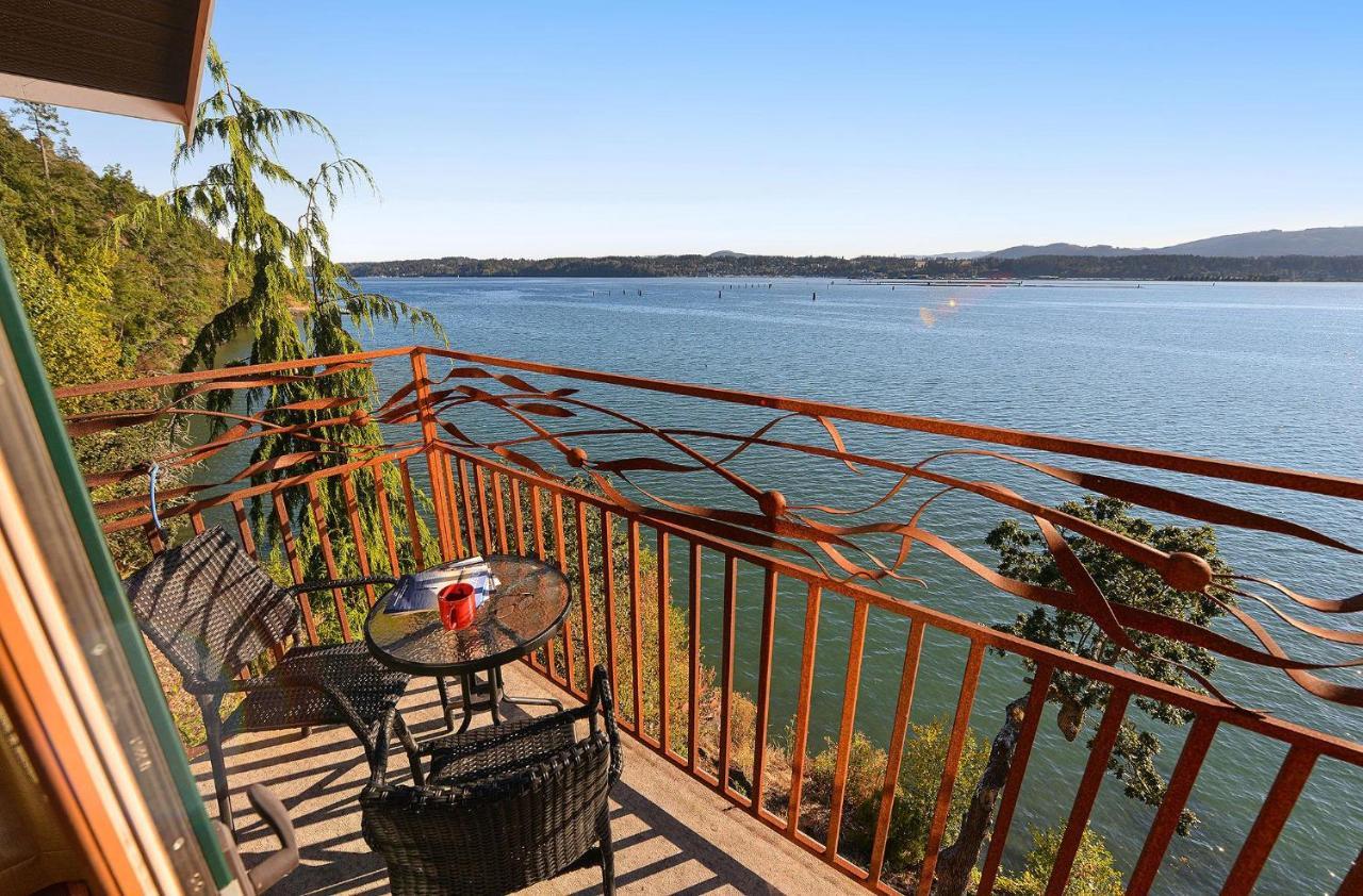 Salishan Tree House Suite Cowichan Bay Eksteriør billede