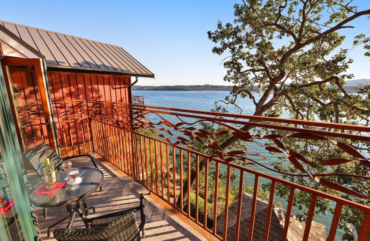 Salishan Tree House Suite Cowichan Bay Eksteriør billede