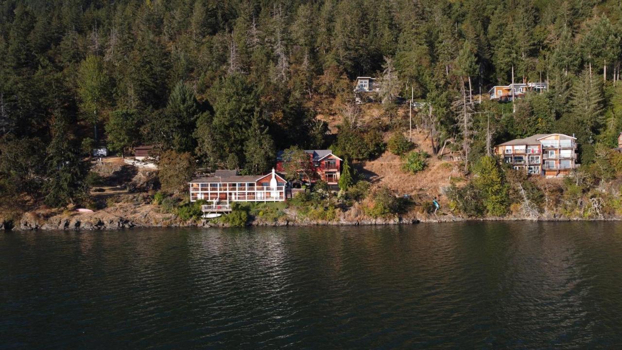 Salishan Tree House Suite Cowichan Bay Eksteriør billede